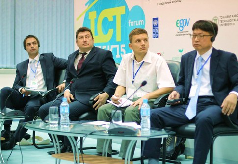 Luke Danduran, (ITU), Switzerland, Zafar Rahmatullaev, Director, Center of Information Security, Uzbekistan, Anton Rakitsky, Pak Kwan Jin, (KISA) at ICTFORUM 2015 in Uzbekistan. Photo: www.facebook.com/ictnewsuz
